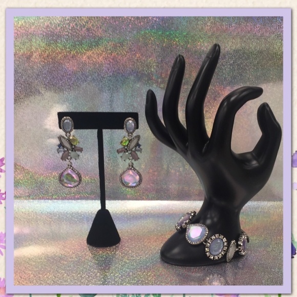 ⬇️$67 Antique  Statement Earrings & Bracelet Set - Picture 6 of 6